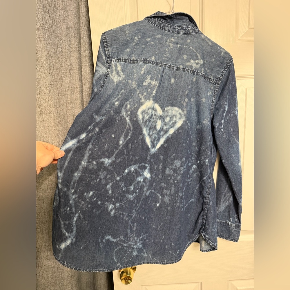 Merona Blue and White Casual Button Down Shirt